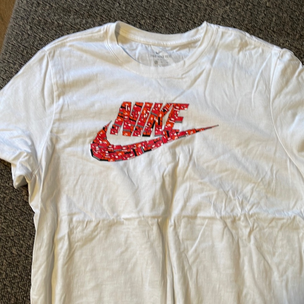 Nike tee